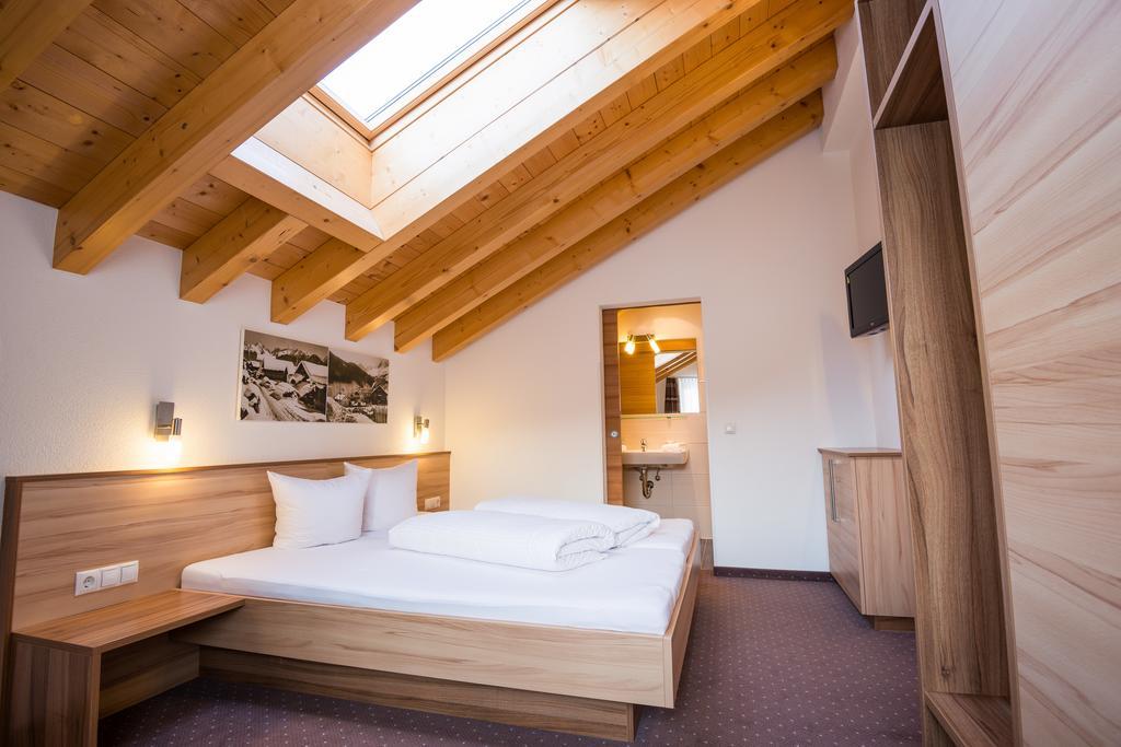 Appartements Platzl Serfaus Room photo